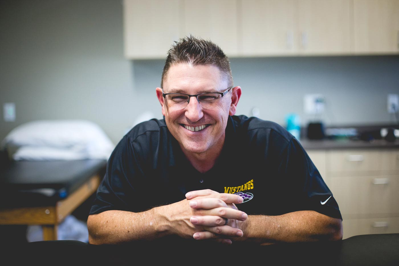 lead-physical-therapist-Mark-jagodzinski-at-rise-ortho-sports-pt-in-surprise-az-photo-by-danielle-at-prefocus-solutions